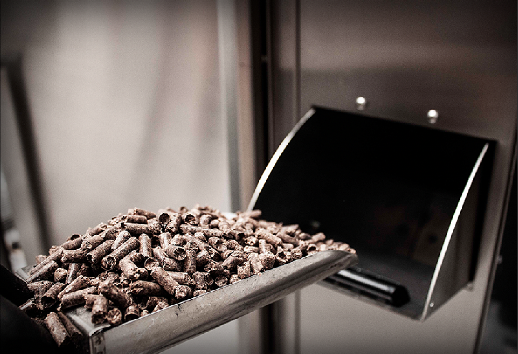 Royal Pro pellet hopper