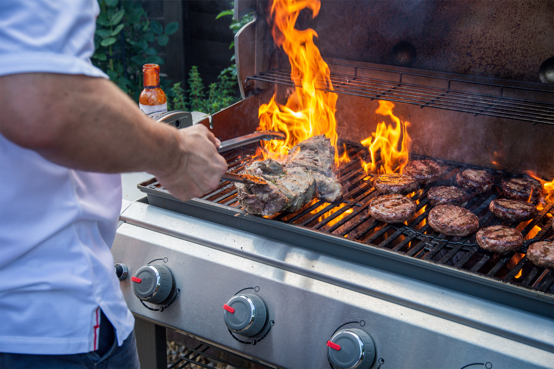 Gas grill with TempPro